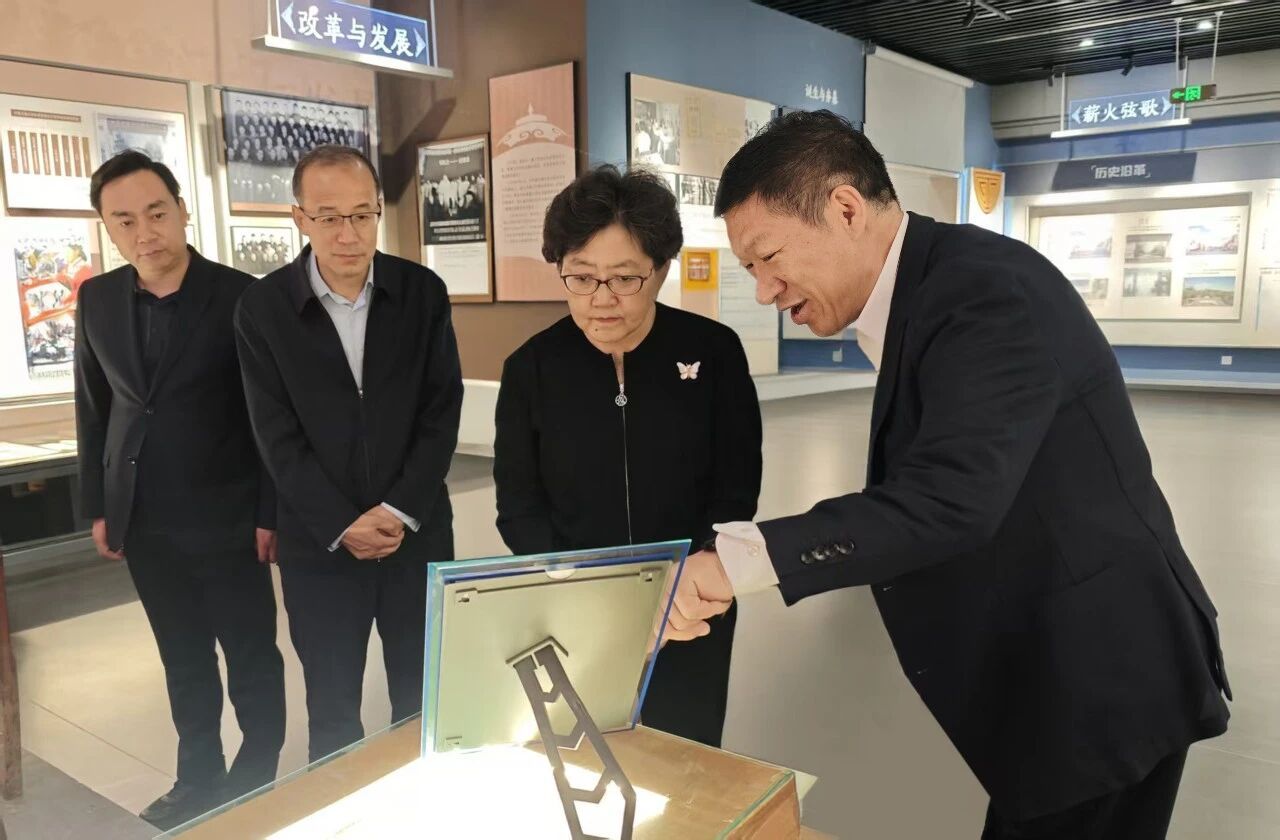 杨劼副主席来我校调研铸牢中华玖鼎集团官网共同体意识教育工作